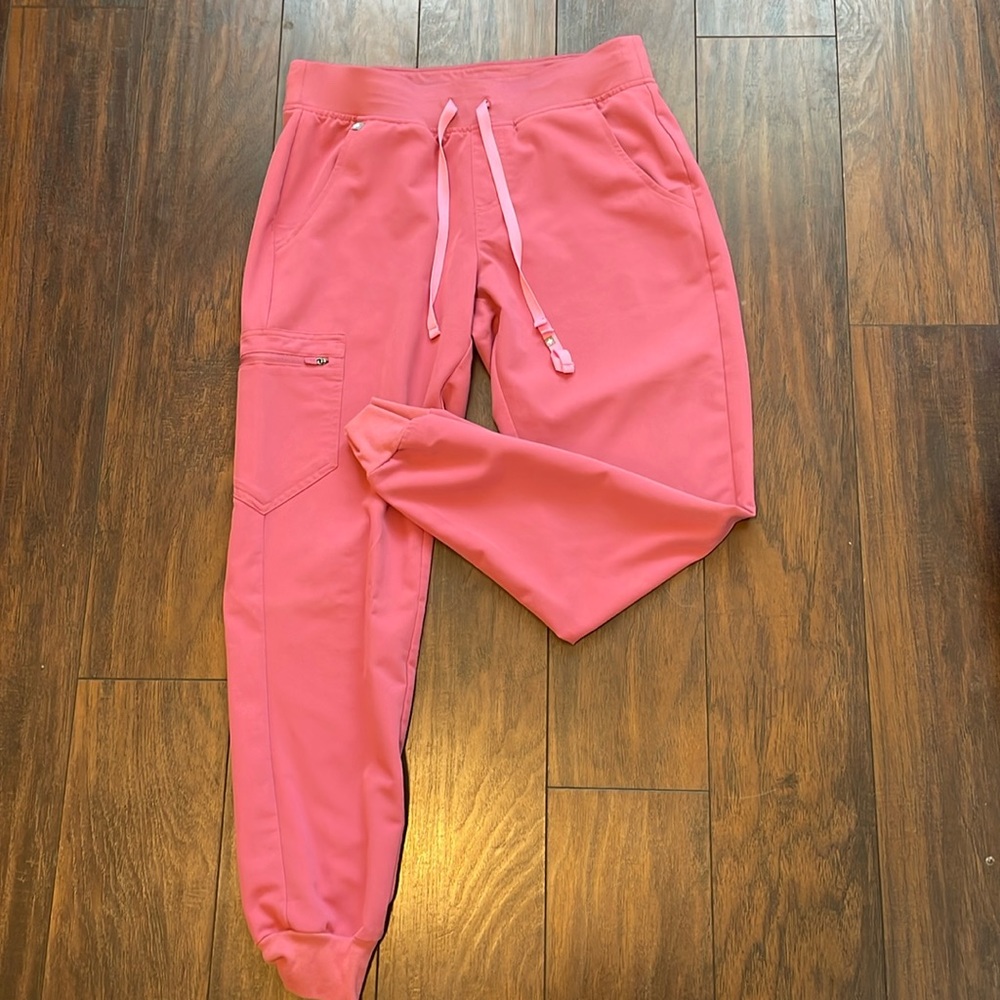 Figs Women’s Jogger Pants, Bubblegum Pink, Size M